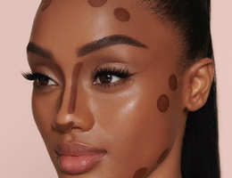  femme noire avec un contouring